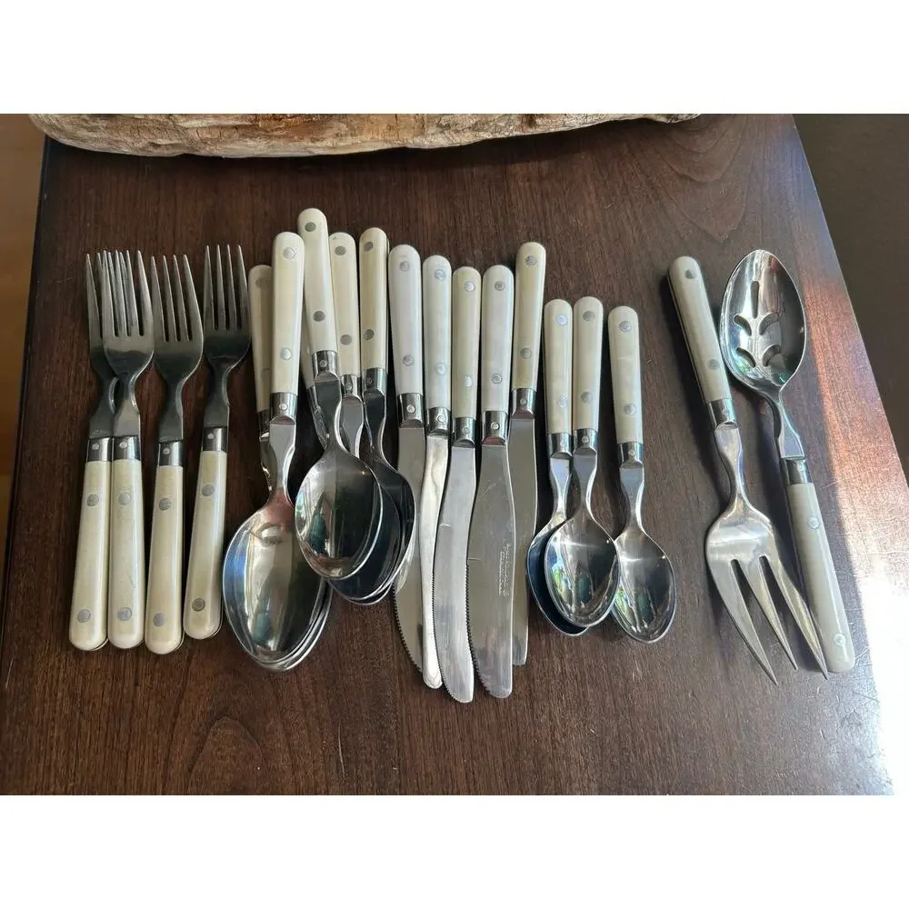 20 pieces Vintage Washington Forge Mardi Gras stainless steel flatware off-white